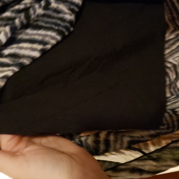 $15 or 2/$20! Cha Cha Vente Striped Grays V-Neck Tunic Size Large - Picture 3 of 9